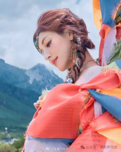 又一位TVB後生仔宣布離巢!陳凱琳生日游麗江變身民族少女
