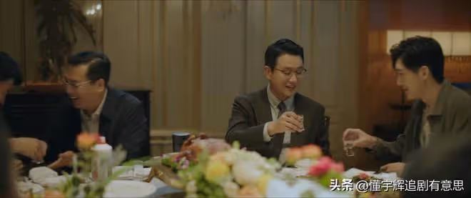 《錯位》直到姜光明也紅杏出牆,他至死不知,蘇真真比誰都有勇氣