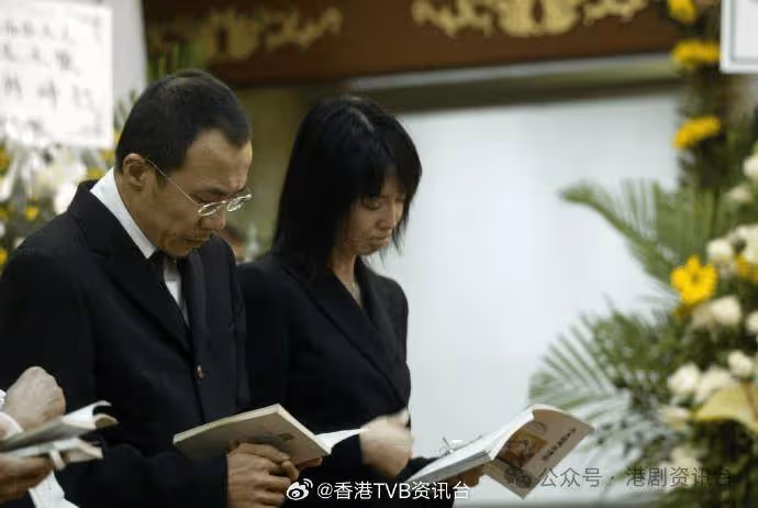 鄭裕玲胞弟激罕露面!80年代曾拍電影姊弟輪廓極相似