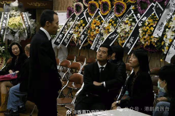 鄭裕玲胞弟激罕露面!80年代曾拍電影姊弟輪廓極相似