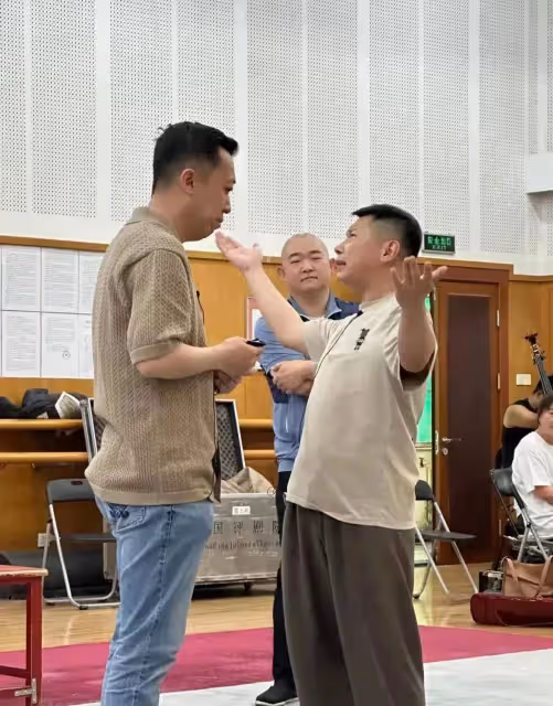 李菁何雲偉再次合作,排練現場畫面曝光,動作熟練專業性強