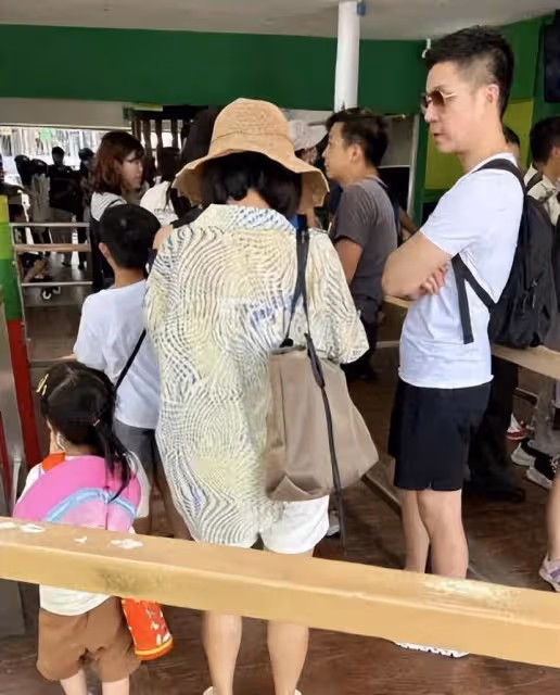 網友在新加坡偶遇小S老公，與陌生女子同行引爭議