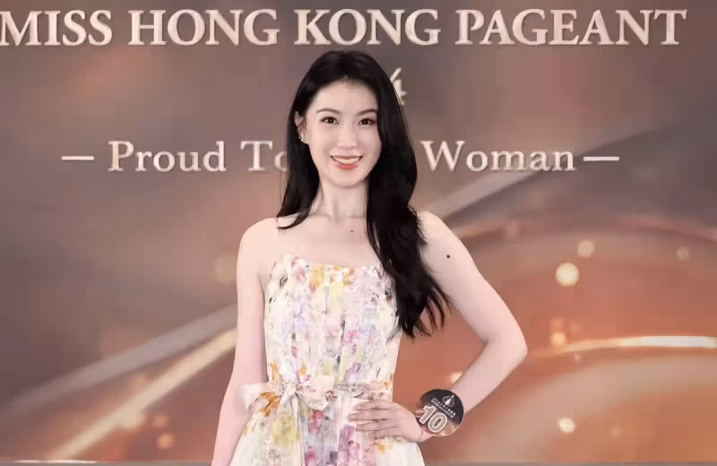香港小姐大熱選手曝醜聞,穿三點式泳裝自拍尺度大,回應只是貪玩