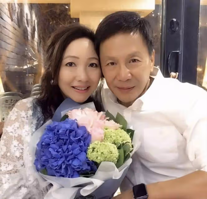 一路走好!72歲TVB知名老戲骨54歲妻子患骨癌離世,花光積蓄賣房籌錢治病