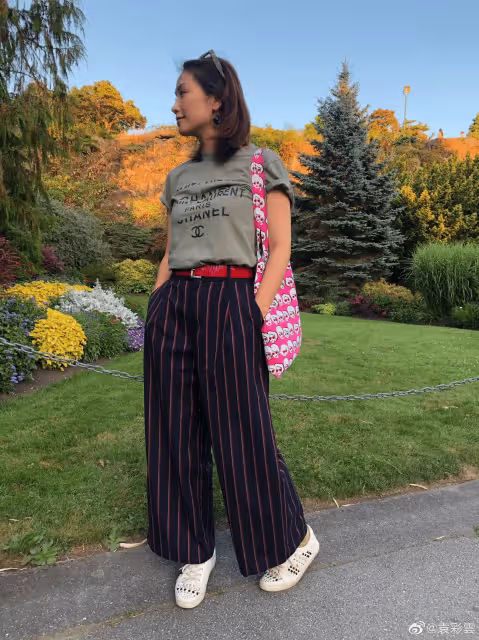 TVB前花旦袁彩雲攜女游大理!曬近乎素顏照太真實,11歲女兒吸睛