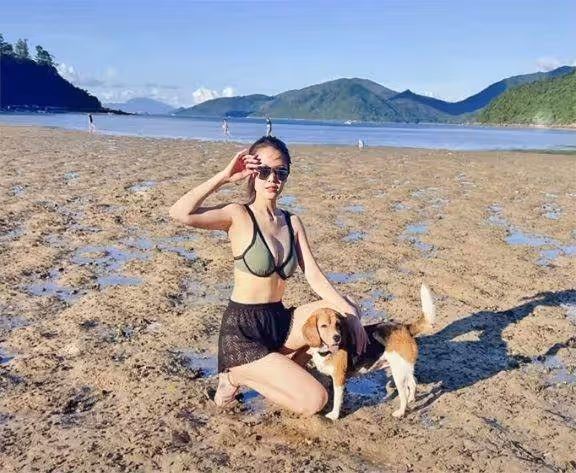 港女星曬泳裝照!身材豐滿凹凸有致,隨時保持最佳待嫁狀態