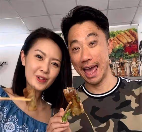 港女星曬泳裝照!身材豐滿凹凸有致,隨時保持最佳待嫁狀態