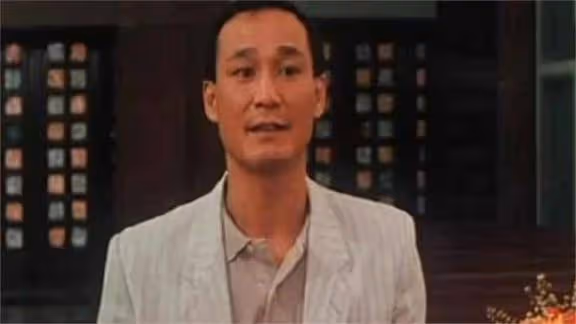 77歲老戲骨領證，曾35秒ko日本拳王，功夫比肩李小龍