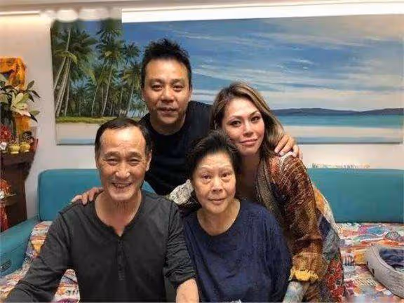 77歲老戲骨領證,曾35秒ko日本拳王,功夫比肩李小龍