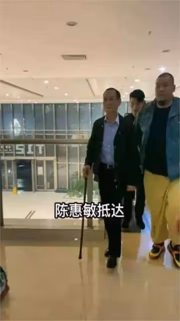 77歲老戲骨領證,曾35秒ko日本拳王,功夫比肩李小龍