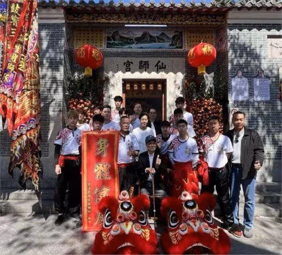 77歲老戲骨領證,曾35秒ko日本拳王,功夫比肩李小龍
