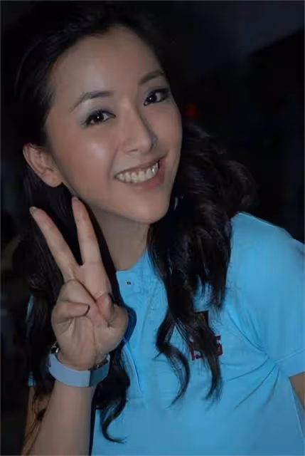 40歲黃小蕾:拒杜淳告白,倒追大張偉無果,卻38天閃婚生閃寶