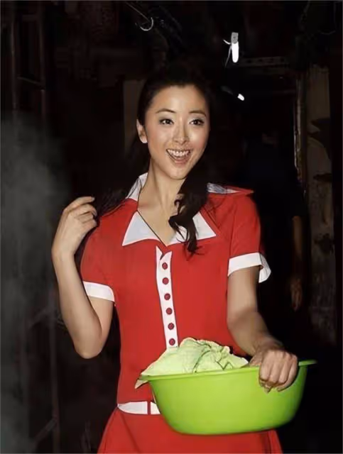 40歲黃小蕾:拒杜淳告白,倒追大張偉無果,卻38天閃婚生閃寶