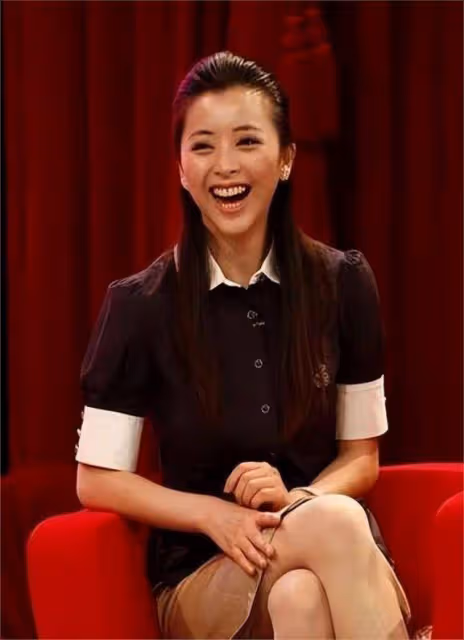 40歲黃小蕾:拒杜淳告白,倒追大張偉無果,卻38天閃婚生閃寶