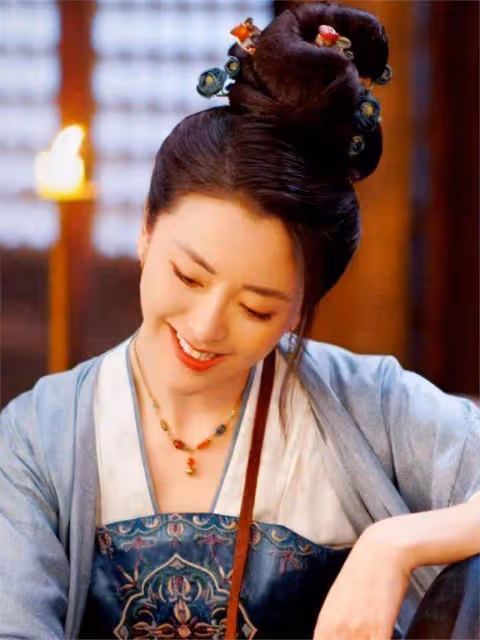 40歲黃小蕾:拒杜淳告白,倒追大張偉無果,卻38天閃婚生閃寶