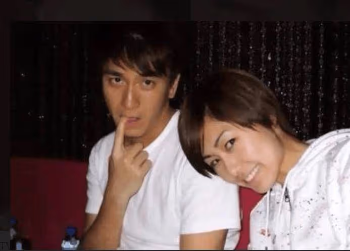 42歲TVB花旦現身內地「掃樓」!綠色長裙大露美肩!網友贊:好有禮貌