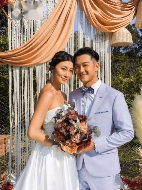 42歲TVB花旦現身內地「掃樓」!綠色長裙大露美肩!網友贊:好有禮貌