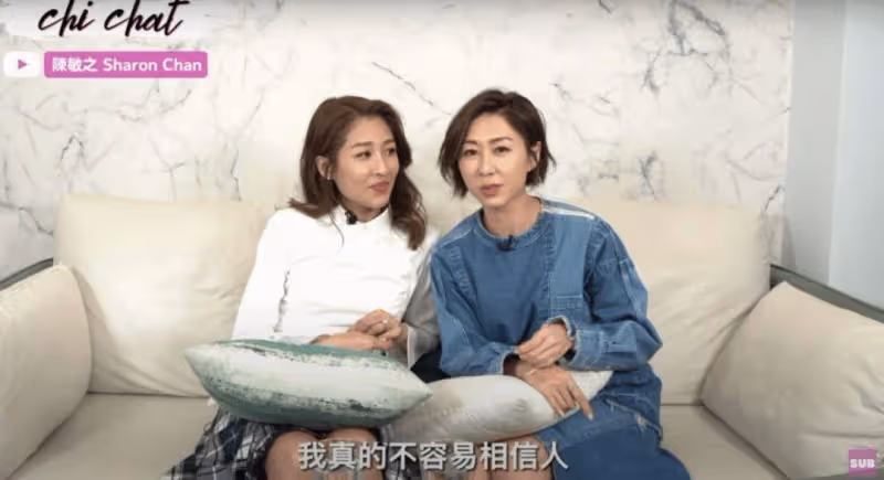 42歲TVB花旦現身內地「掃樓」!綠色長裙大露美肩!網友贊:好有禮貌