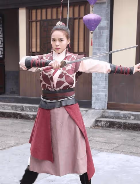 又一TVB女星宣布離巢!爆患暴食症退出幕前!自爆身體年齡僅18歲