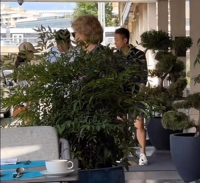 汪小菲開啟歐洲度蜜月之旅,小梅曬瑞士早餐,沒有帶玥兒和箖兒