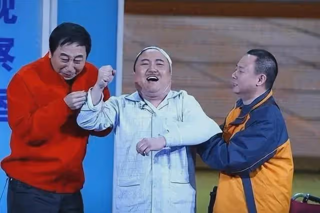 被判入獄至今仍在服刑！他搭檔馮鞏春晚爆紅，後卻成百萬詐騙犯