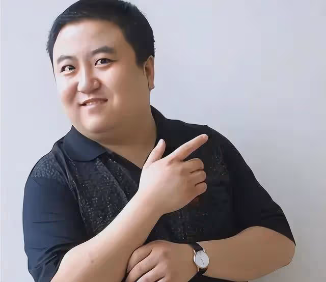 被判入獄至今仍在服刑！他搭檔馮鞏春晚爆紅，後卻成百萬詐騙犯