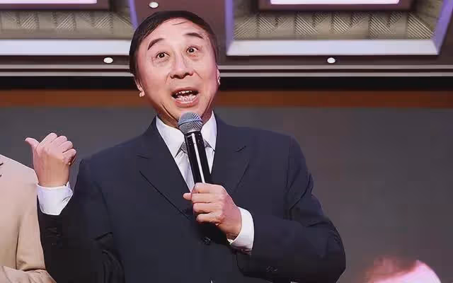 被判入獄至今仍在服刑！他搭檔馮鞏春晚爆紅，後卻成百萬詐騙犯