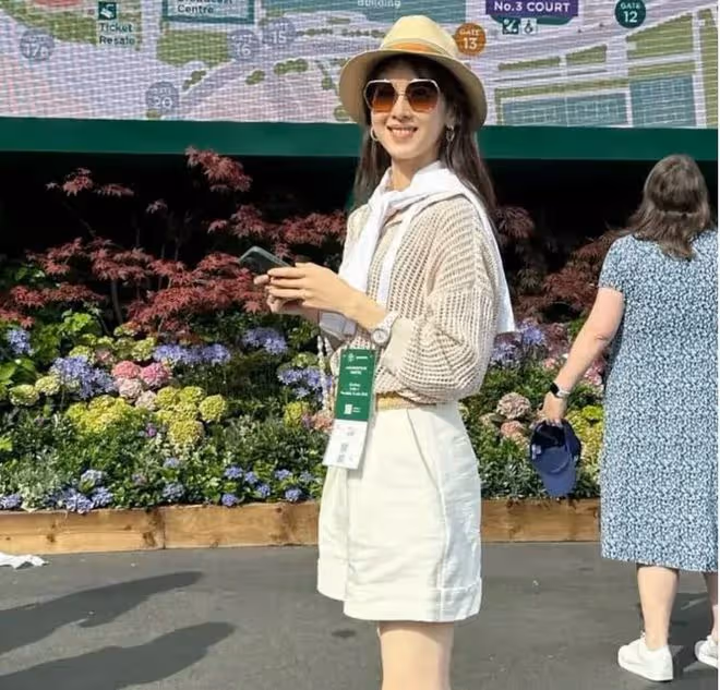 章澤天罕露面,現身溫網賽場似少女!為劉強東誕下二胎後長居英國