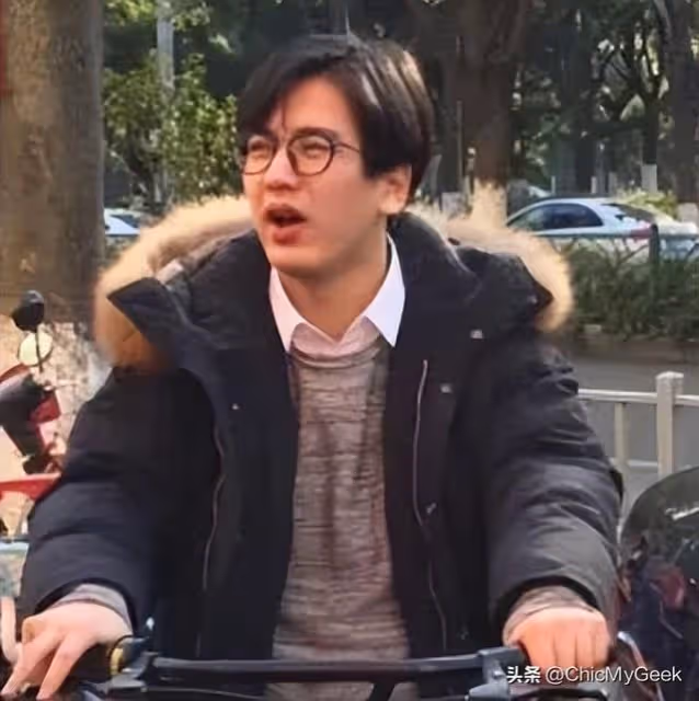 《度華年》張凌赫曾胖到200斤,與白鹿假戲真做!
