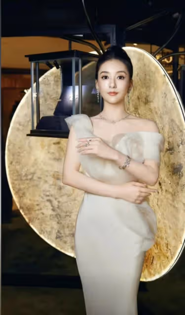 37歲天王嫂近照愈變高貴！獲眾人艷羨：下一代已階級跨越
