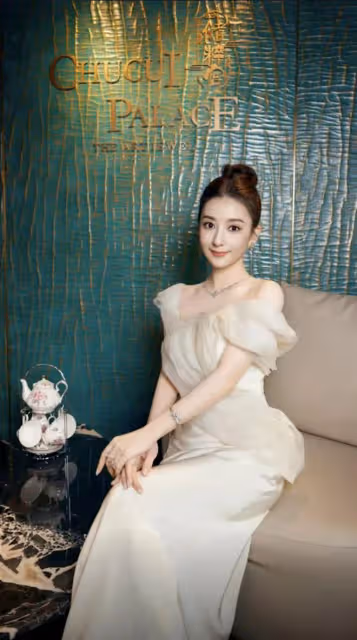 37歲天王嫂近照愈變高貴！獲眾人艷羨：下一代已階級跨越