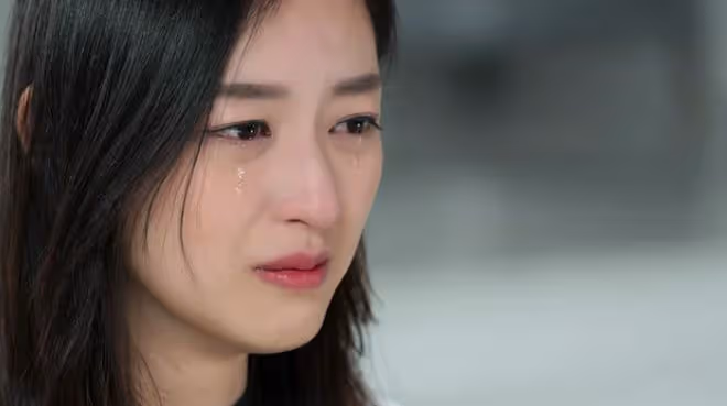 主打學生妹造型？TVB女星宣布出書，被稱學霸卻訪問藝人鬧笑話