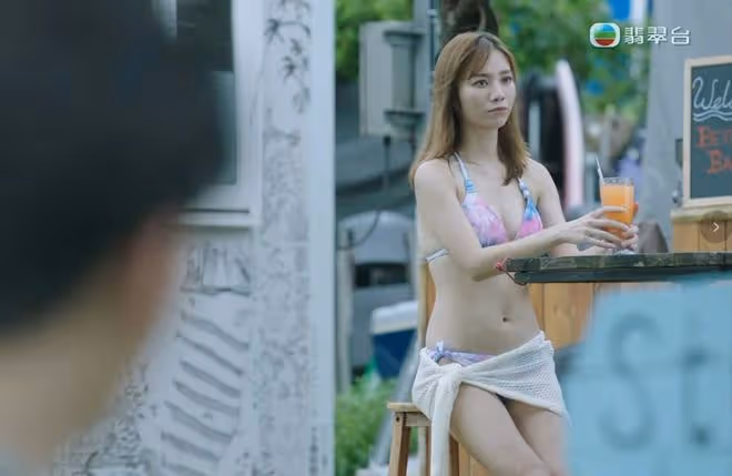 主打學生妹造型？TVB女星宣布出書，被稱學霸卻訪問藝人鬧笑話