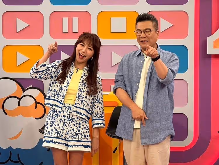 佩甄拿足球遮點拍全裸寫真　「脫完雜誌社就倒」認了：不舒服想哭