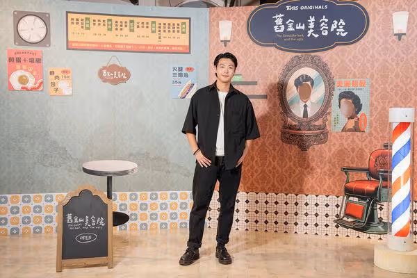 連晨翔崩壞吃胖21kg認了「不要減肥」　劉品言曝抱抱先頂到凸肚