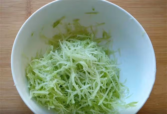 10分鐘快速早餐,半碗麵粉,一根蘿蔔,手不沾面,蓬鬆柔軟又美味