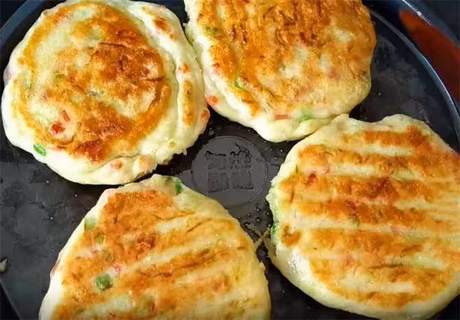 10分鐘快速早餐,半碗麵粉,一根蘿蔔,手不沾面,蓬鬆柔軟又美味