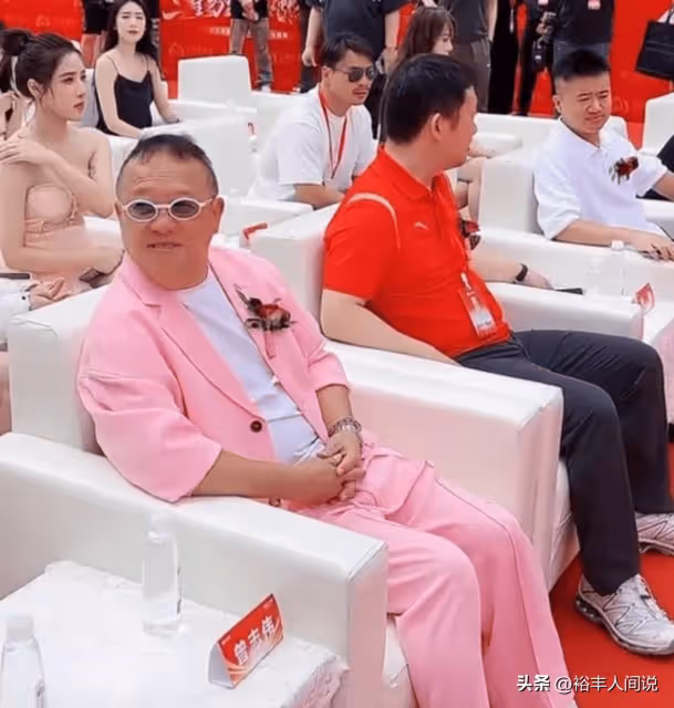 三隻羊香港分公司即將開業!成龍主動約吃飯,曾志偉疑似合伙人