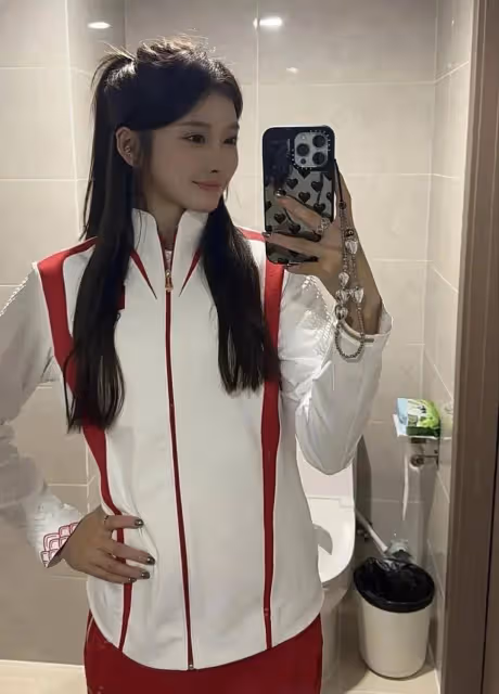 吳艷妮出征奧運前曬美照,自信大方手上美甲太搶眼,對自己很自信