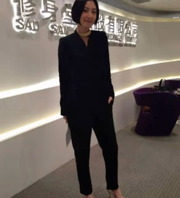 超美!49歲TVB前知名女星淡出幕前多年罕曬近照,更與富豪男友不離不棄