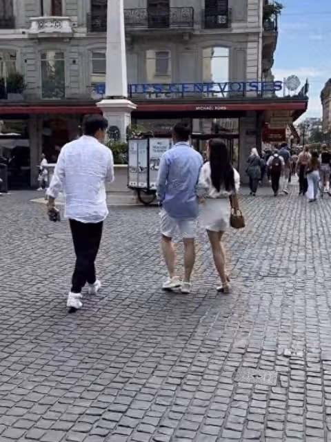 汪小菲Mandy瑞士度蜜月,夫妻倆十指緊扣感情甜蜜