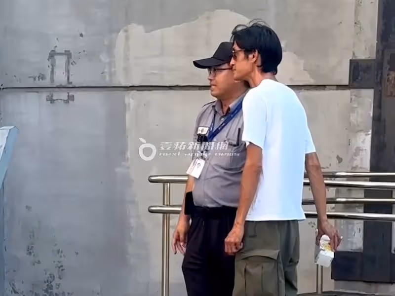 壹蘋10點強打｜唐治平隔18天半裸排骨精慢慢養肉　街頭遊盪8小時夜拜地藏王（狗仔直擊）