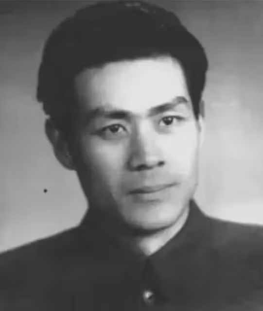 隱姓埋名75年，白天當演員，晚上是間諜，94歲「姜子牙」傳奇一生