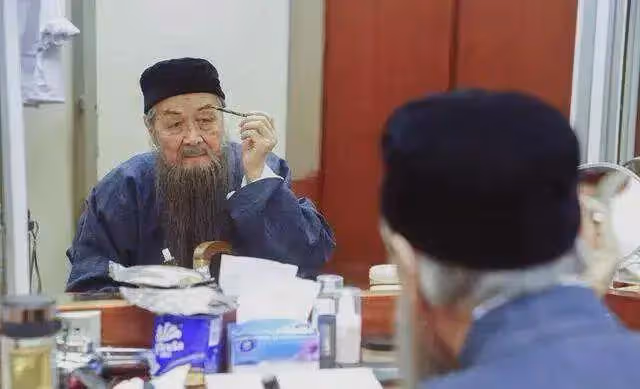 隱姓埋名75年，白天當演員，晚上是間諜，94歲「姜子牙」傳奇一生