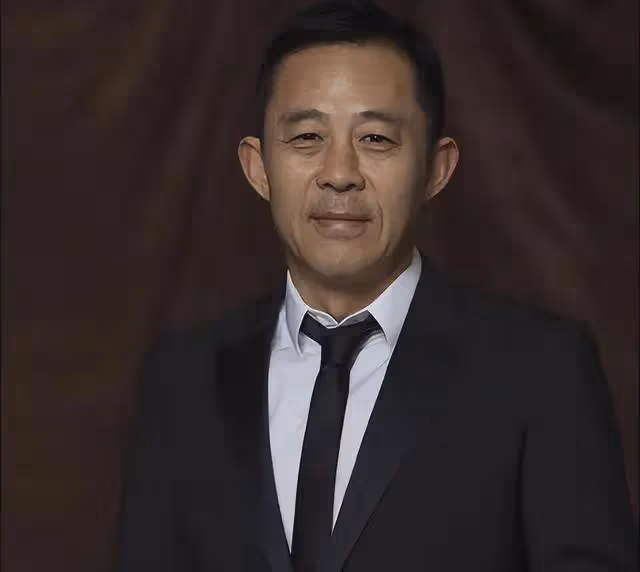 侯勇:一婚娶沈蓉,二婚娶潘雨辰,三婚娶王瑞,如今人生圓滿了