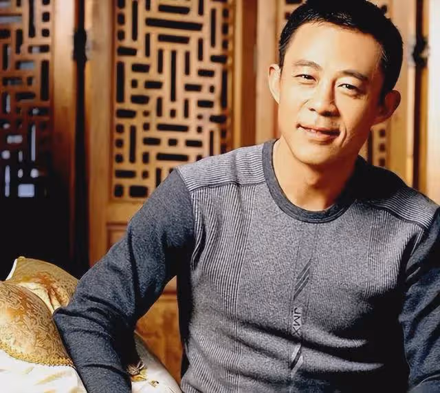 侯勇:一婚娶沈蓉,二婚娶潘雨辰,三婚娶王瑞,如今人生圓滿了