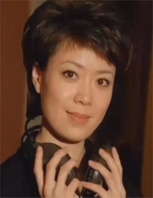 央視主持人李文靜:曾在直播時打哈欠,結婚多年,50歲無兒無女