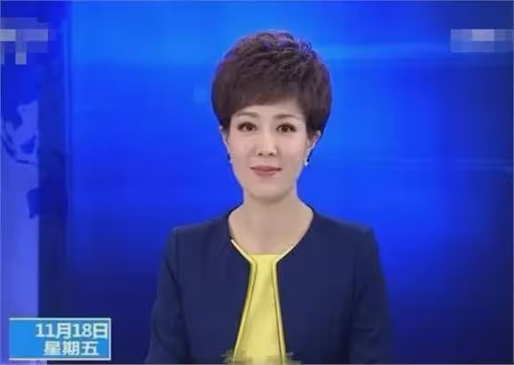 央視主持人李文靜:曾在直播時打哈欠,結婚多年,50歲無兒無女