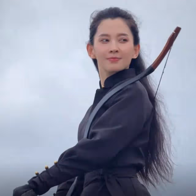 颯!森林北最新射箭視頻,她是真的又瘦又漂亮