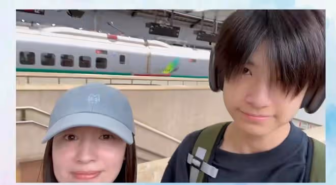 董潔與兒子開心出遊,15歲頂頂身高超一米八,母子同款高顏值搶鏡